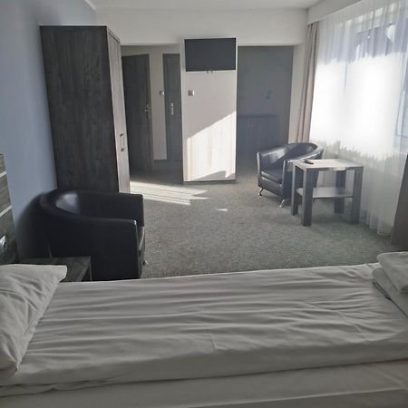 Hotel Гижицко Экстерьер фото